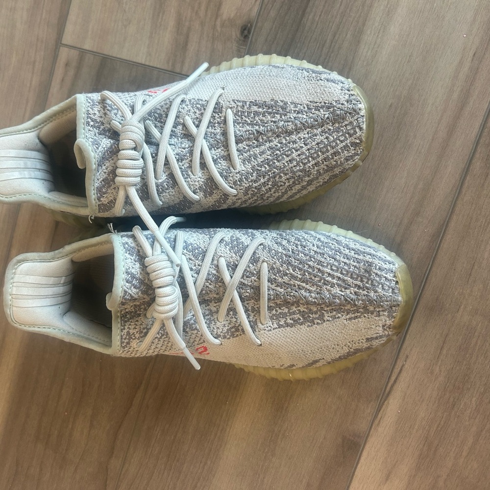 Yeezy Gray Sneakers with Boost Cushioning and Knit Upper